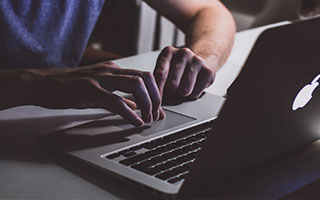 真的是防不胜防：这种“短链跳转”可能在用“安全检测”吓你授权；把家人也提醒到位